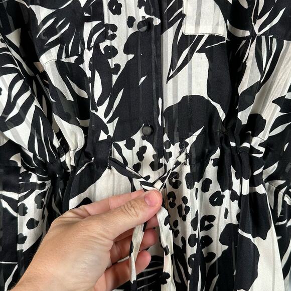 Silk Black and White Monochromatic Floral Botton Up Blouse Womens Size 6 Flowy - Picture 7 of 16
